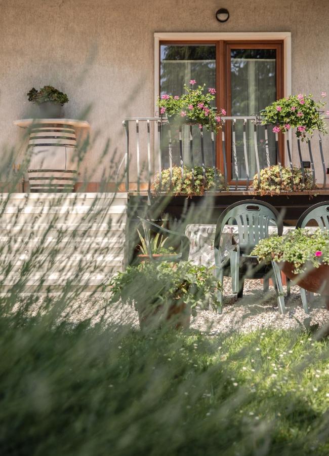 Vanda Luxury House Near Gardaland And Garda Lake Castelnuovo del Garda Exterior photo