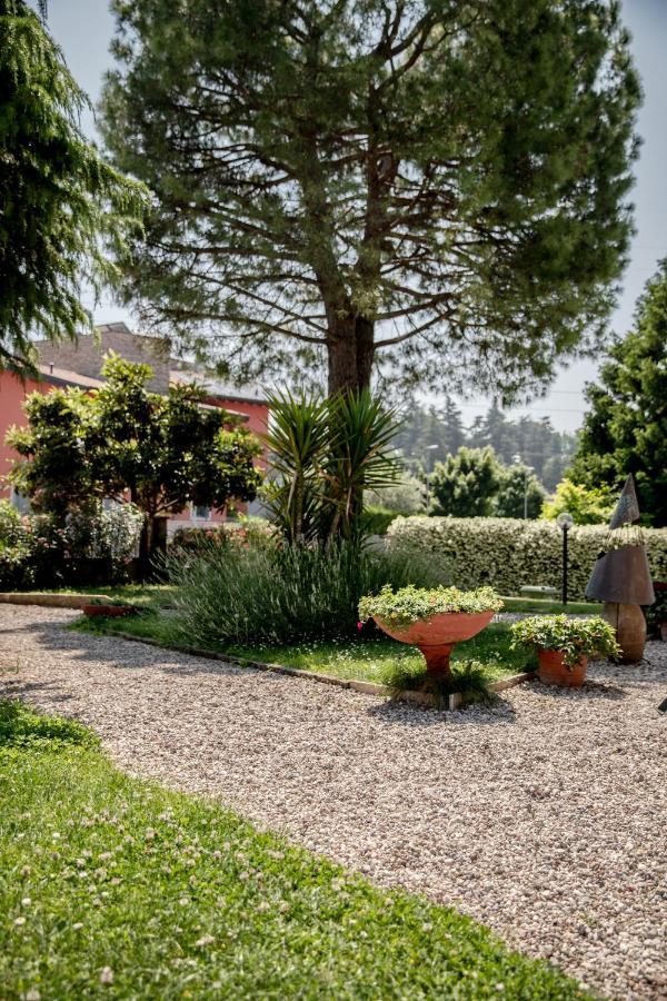 Vanda Luxury House Near Gardaland And Garda Lake Castelnuovo del Garda Exterior photo