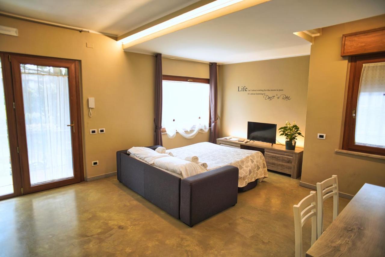 Vanda Luxury House Near Gardaland And Garda Lake Castelnuovo del Garda Exterior photo